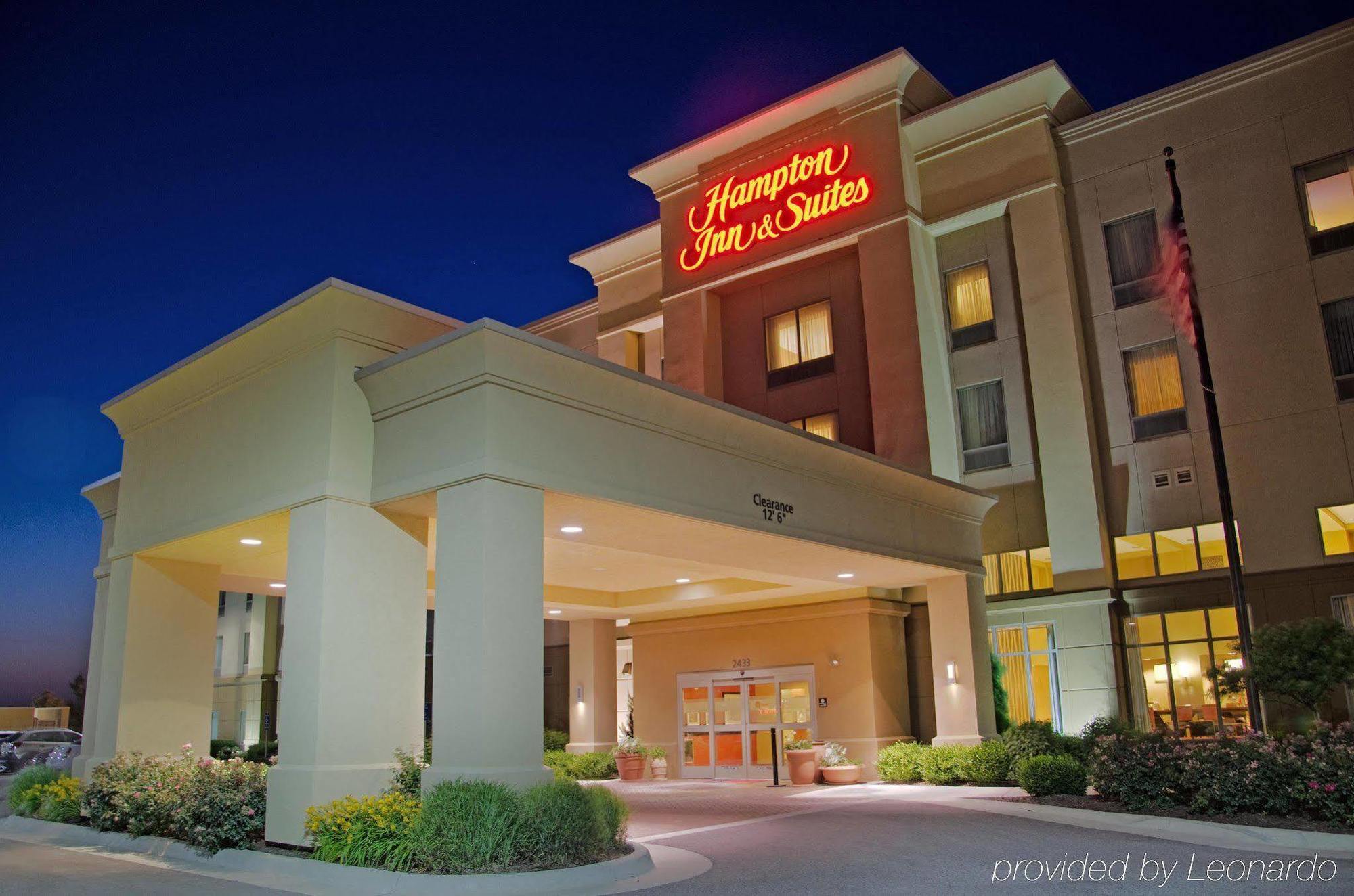 Hampton Inn & Suites Wichita-Northeast Exterior foto
