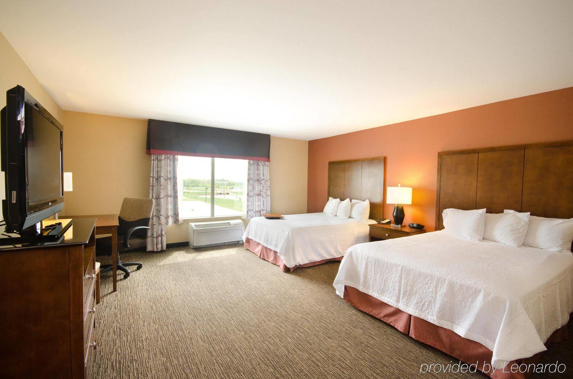 Hampton Inn & Suites Wichita-Northeast Exterior foto